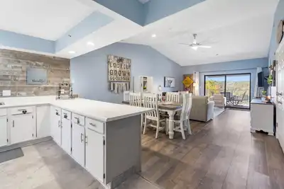 Image de Gathering Place at the Foothills Near Parks!