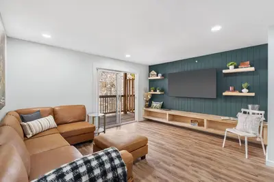 Image de Vineyards Stonewall Escape – Sleek, Modern Retreat