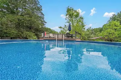 Image de The Cozy Cottage Getaway | Private Pool & Hot Tub
