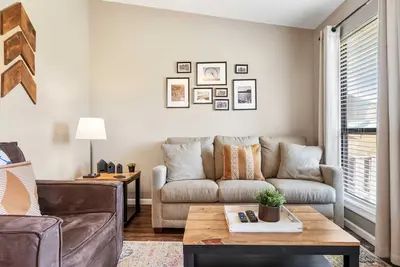 Image de Luxurious Golf Front; Home for 4