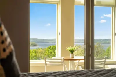 It's a Good Life | Stunning Lake Views!