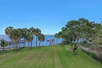 Image de Sweeping Views, Direct Riverfront, Dock, Heated Pool, 8bed/5. 5bath Sleeps 18