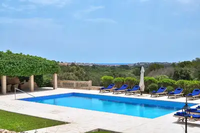 Image de Thrilling Mallorca Villa | Villa Ogden | 8 Bedrooms | Spacious Furnished Sun Terrace | Private Outdoor Pool | Bbq Facilities | Shaded Outdoor Dining Area | Private Garden | Porto Cristo