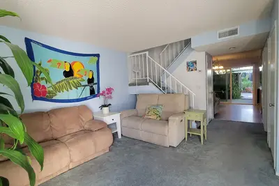 Image de Cozy 3-bedroom condo, just minutes from the ocean and Uc Santa Barbara,