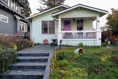 Image de The Quirky Portland Bungalow Charming 2-bedroom with ACWiFi in lovely Portland