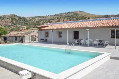 Image de Belle maison à Gaggi avec piscine privée, utilisable à l'intérieur ou à.