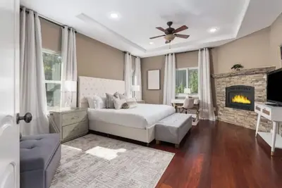 Image de Spacious Upscale Home in Central Reno