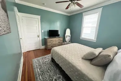 Image de Charming 2-bedroom apartment in Savannah with Ac, WiFi