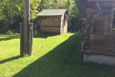 Image de Hunting Cabin/400 acre  property 2000 sq foot camp cabin groups/ individuals