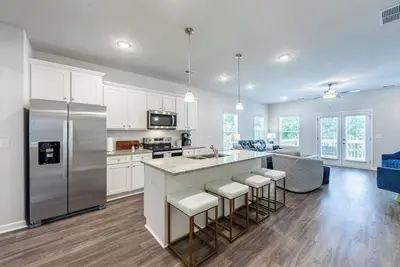 Image de Crane Lane Luxe Retreat • Modern 3br Townhome • Pool & Day Dock Access