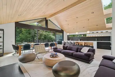 Image de New contemporary spacious home near Manzanita Beach