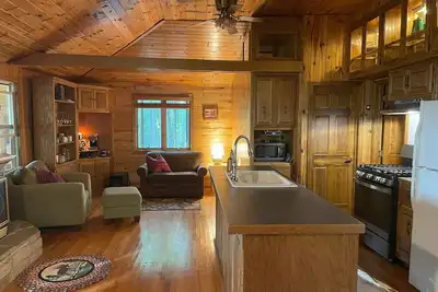 Image de Classically Charming, Quiet Lakeside Cabin less than 2 hours from the Cities