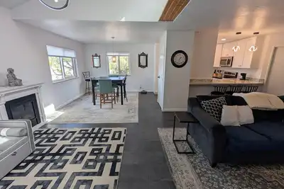 Image de Charming 2-bedroom condo in delightful downtown Prescott with Ac and parking!