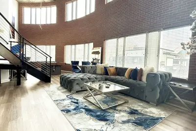 Image de Stylish loft, centered in the heart of Atlantic station.