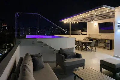 Image de Gorgeous house w/ rooftop pool