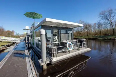 Image de Houseboat 4 Seeloft. With lake view and comfortable.