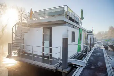 Image de Houseboat 8 Water lily. Close to nature and idyllic by the lake.