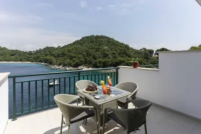 Image de Apartments Posta - Comfort One-Bedroom Apartment with Terrace and Sea View - Apartman 6