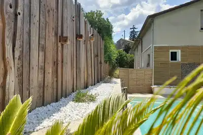 Image de Appartement indépendant, jardin privé, parking privé, piscine 7 x 4.