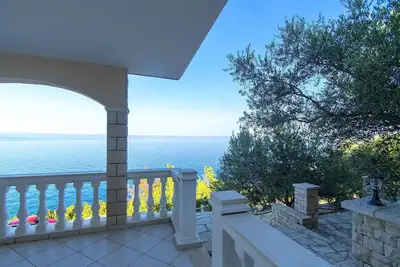 Image de House Green Side Sunset- Four Bedroom House with Pool and Sea View