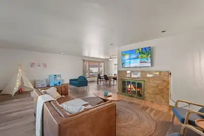 Image de Charming Spacious Comfort Near Tosa - 11 minutes to Froedtert Hospital