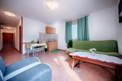Image de Apartments Bruna Lastovo-Superior One Bedroom Apartment with Balcony and Sea View-Zeleni