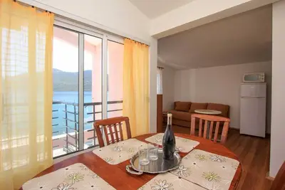 Image de Apartments Ereš Zuronja-One-Bedroom Apartment with Sea View 2