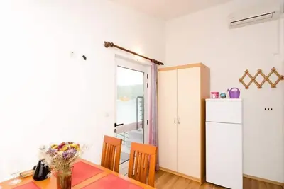 Image de Apartments Ereš Zuronja-One-Bedroom Apartment with Sea View 1
