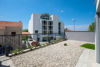 Image de Apartments Dva Galeba - One Bedroom Apartment with Garden Terrace (202)