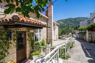 Image de Apartments & Rooms Mara & Petrunjela - One Bedroom Apartment with Terrace and Sea View