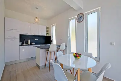 Image de Apartments Grljević - One Bedroom Apartment with Balcony and Sea View (A4)