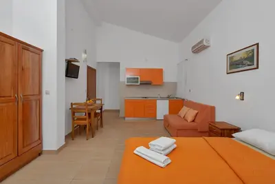 Image de Apartments Villa Juric- Studio Apartment (Žuti 3)