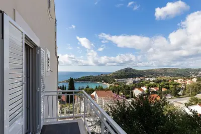 Image de Apartments Villa Enzian - Comfort Two Bedroom Apartment with Balcony and Sea View