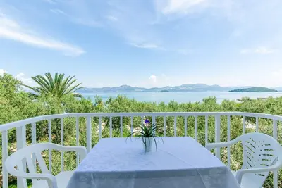 Image de Appartement avec balcon et vue mer