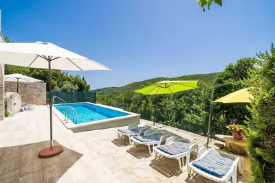 Image de House KoÄŤan-Four Bedroom Villa with Terrace and Swimming Pool