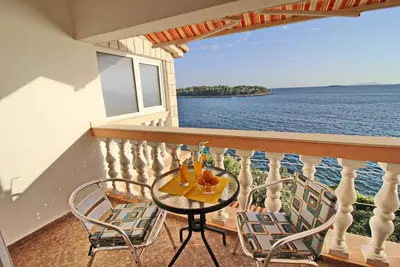 Image de Apartments Villa Senija - Comfort Two Bedroom Apartment with Terrace and Sea View (Lavander)