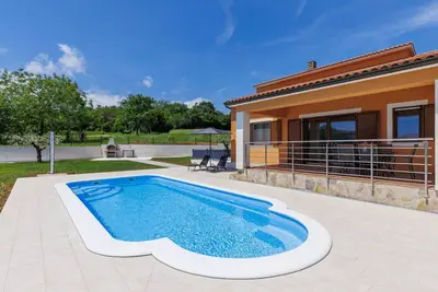 Image de Maison de vacances privée avec Wifi, climatisation, piscine privée, Tv, terrasse, vue panoramique