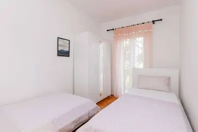 Image de Apartments Martić - Four Bedroom Apartment with Terrace and Sea View - (St)