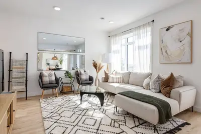 Image de This townhouse is a 3 bedroom(s), 2. 5 bathrooms, located in Calgary, Ab.