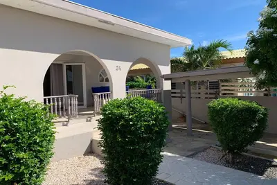 Image de Tranquil 3-Bedroom Oasis with Spacious Patio