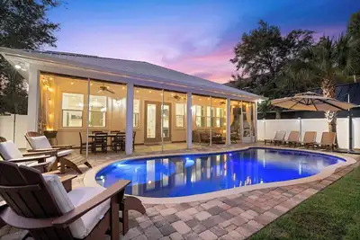 Image de Gone Coastal: Stunning Private Pool and Golf Cart on 30a!