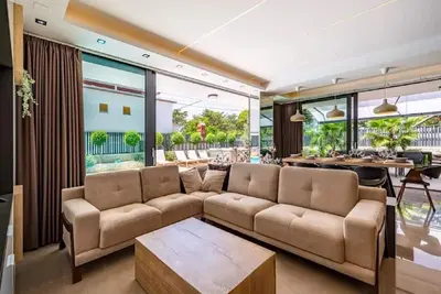 Villa Omega - Four Bedroom Villa with Swimming Pool
