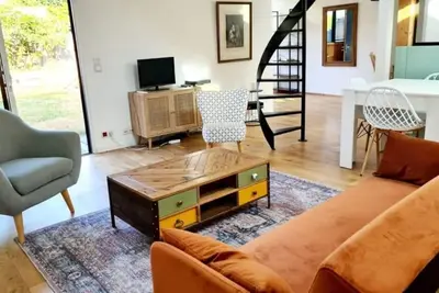 Image de Le petit bois : Superbe maison avec jardin!