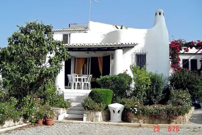 Image de Exceptional 3 bed 2 bath villa, roof terrace, beautiful panoramic views, central