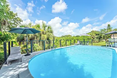 Image de Spacious Home with Pool&Hot Tub by Beach&Downtown