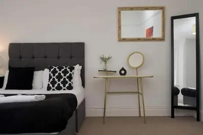 Image de 6Bed Coventry Gem for Your Perfect Holiday Retreat