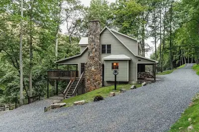 Image de The Beaver Falls House: Tranquil 4-bedroom Home Overlooking River & Beaver Falls