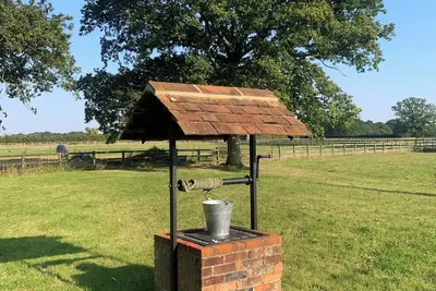 Farmhouse Loft Studio in rural location with parking