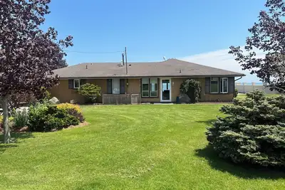 Image de Winter Rental; Birders' Joy ; Lake Erie Beach Front; Walkers beach; 3 Br/2 Bath\n
