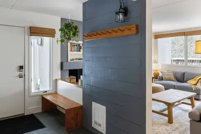 Image de Beautiful 2-bedroom condo close to Sugarbush with pools, hot tub, tennis